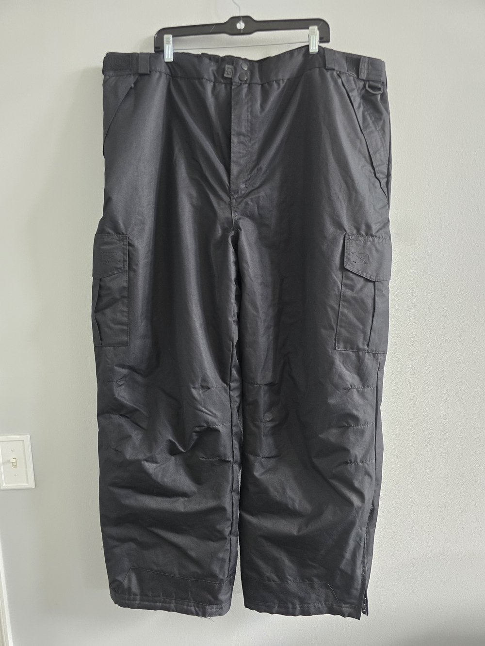 Swisstech Men's 3XL Black Insulated Snow Pants Ski Snowboard Cargo Waterproof